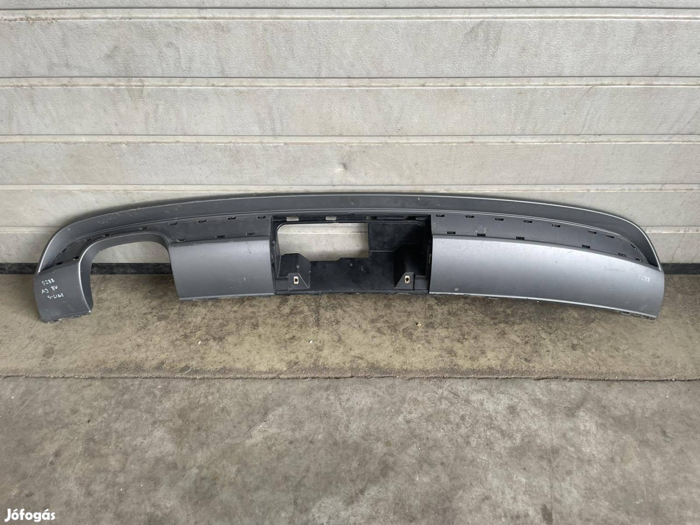 Audi A3 8V Hatchback S-Line hátsó lökhárító lökő alja diffuzor betét