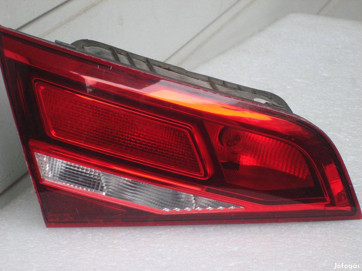 Audi A3 8V Sportback Bal hátsó LED Lámpa csomagtérajtóba 8V4945075 201