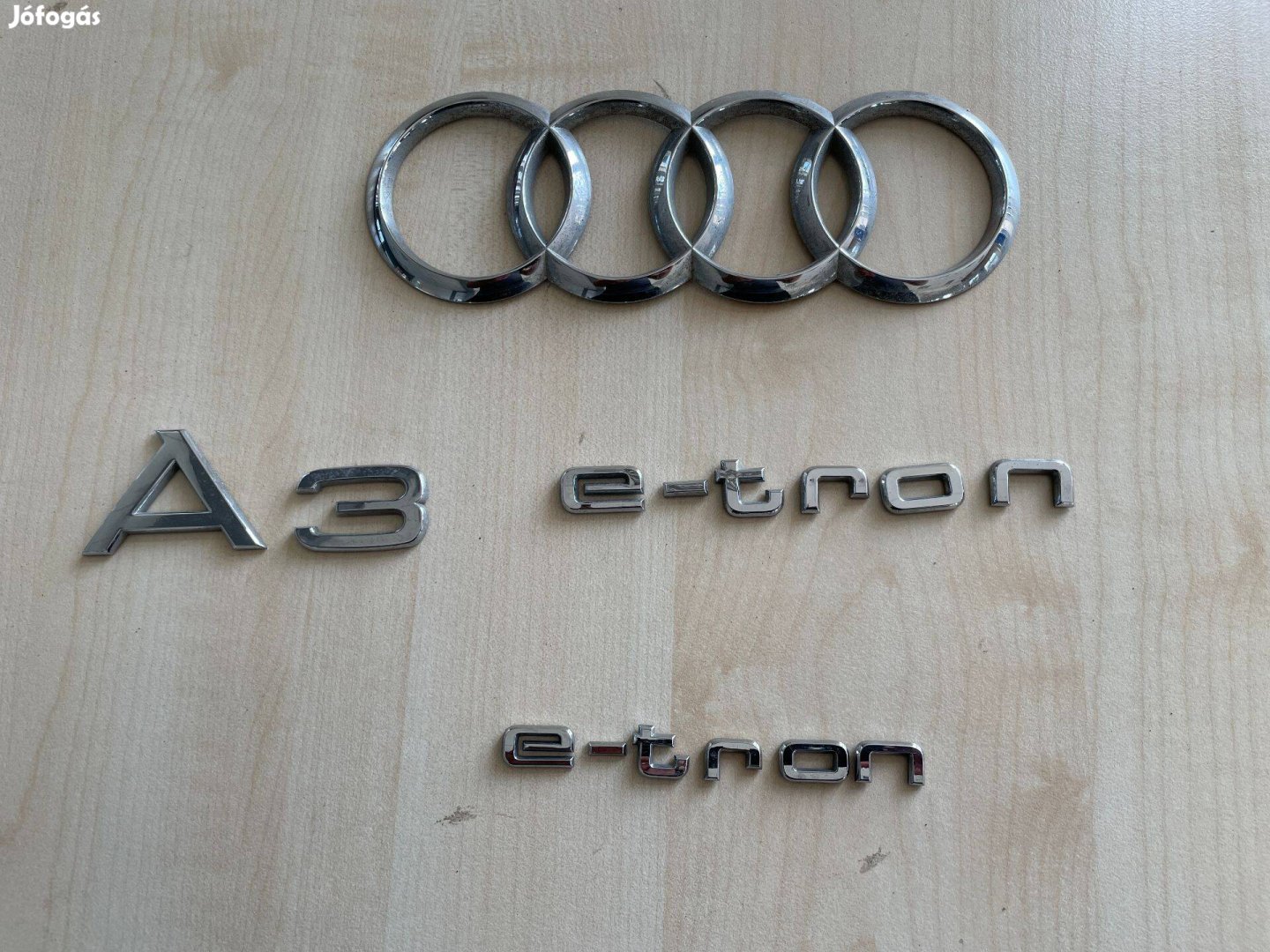 Audi A3 8V etron e-tron logó felirat