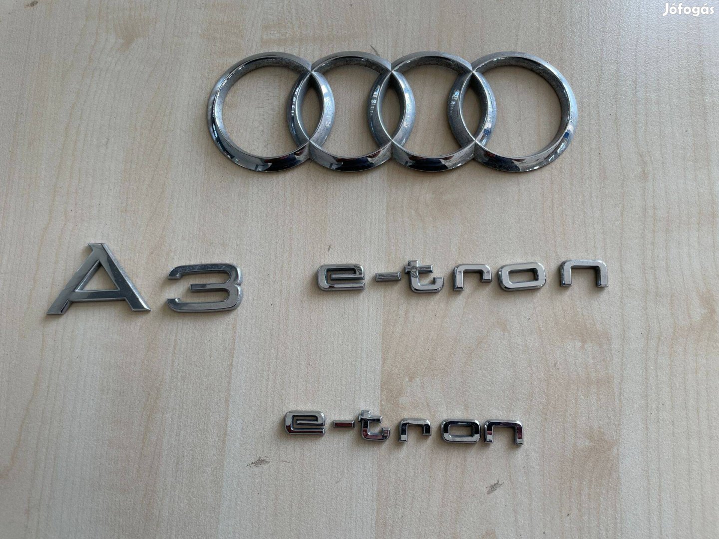 Audi A3 8V etron e-tron logó felirat