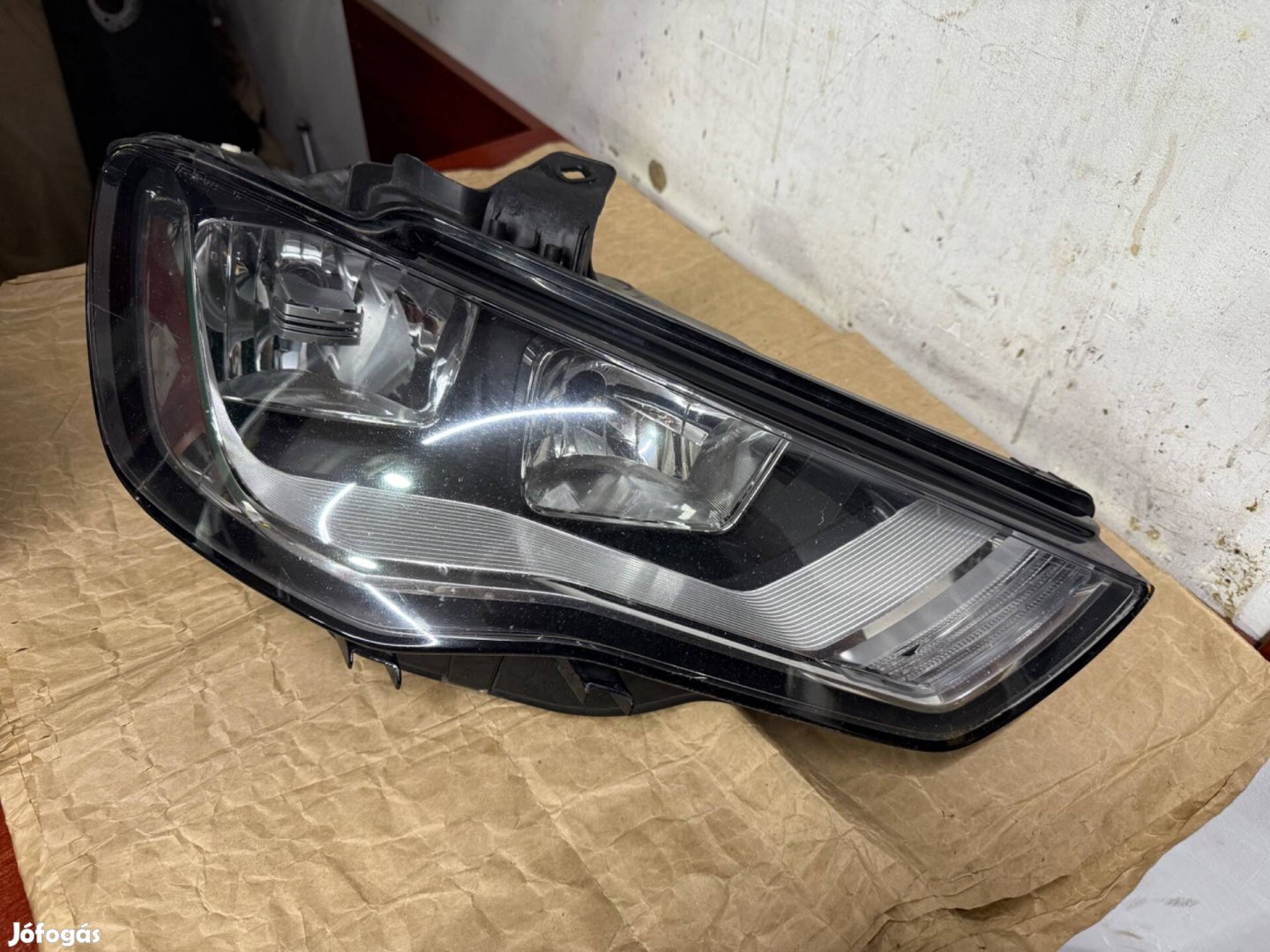 Audi A3 8V fényszóró 8v0941004