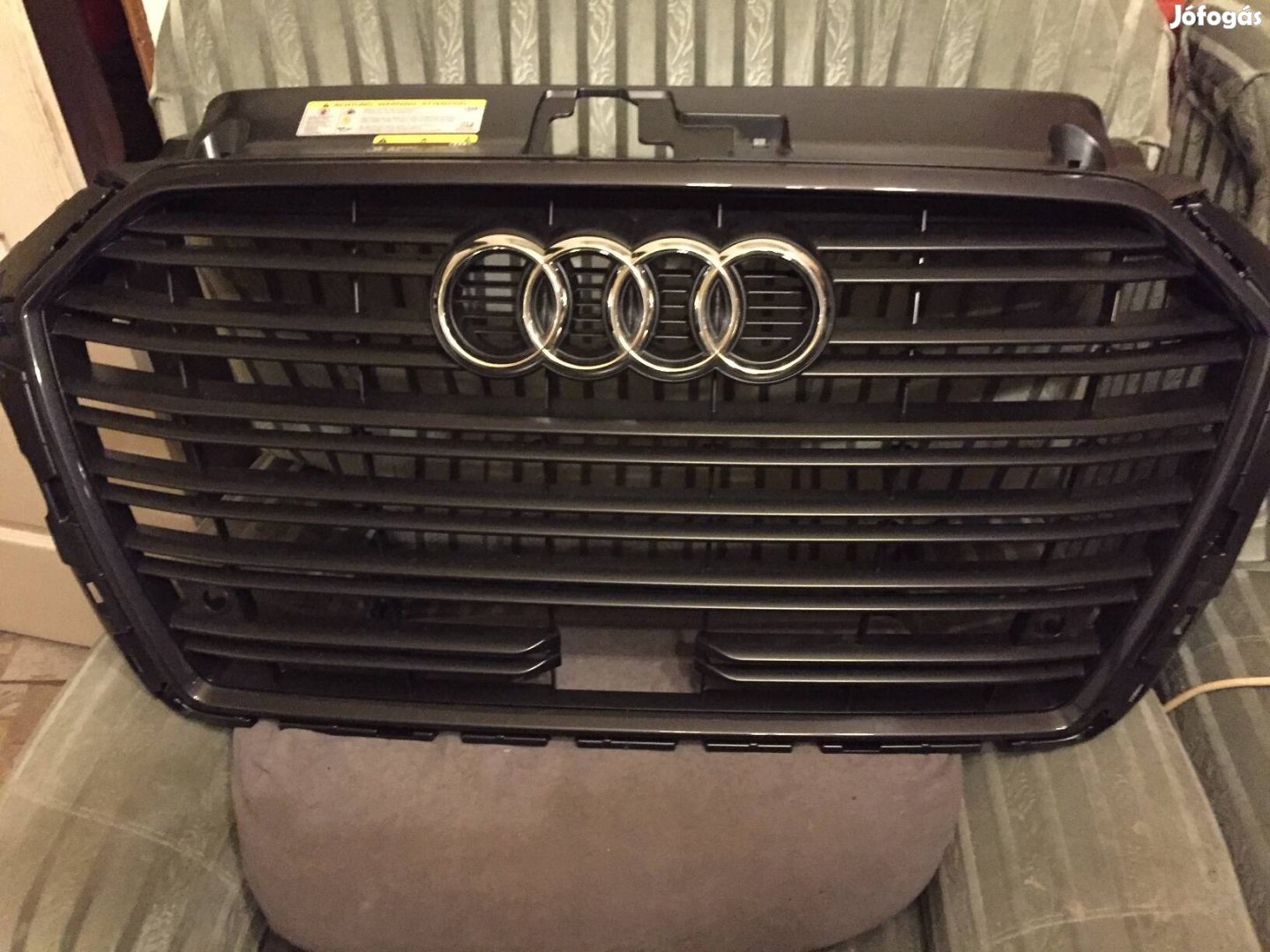 Audi A3 8V hűtőrács