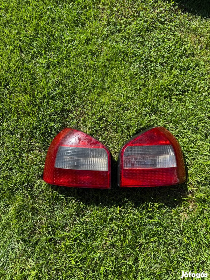 Audi A3 8l hátsó lámpák