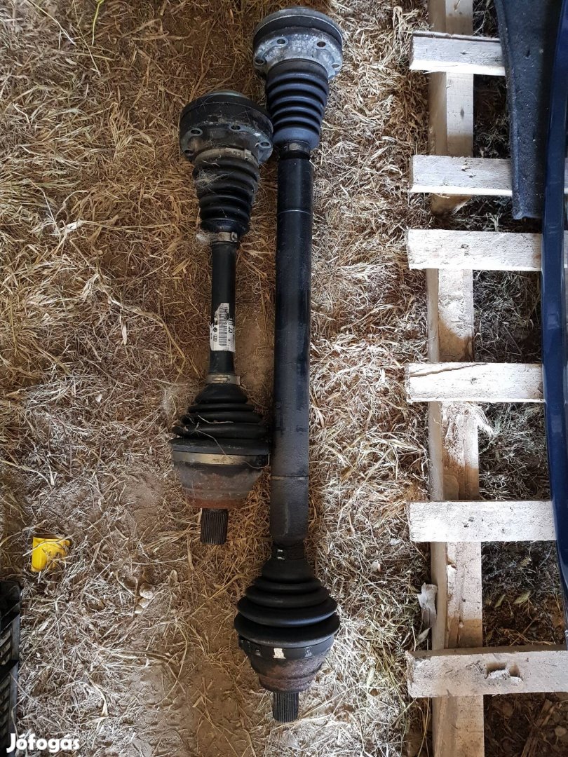 Audi A3 8p féltengely eladó Jobb és bal oldali 10e.ft darabja 