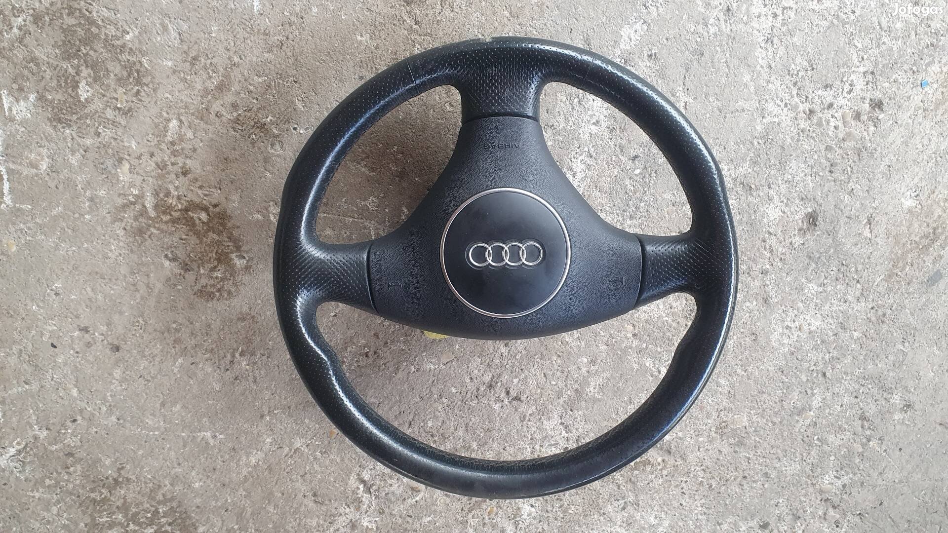 Audi A3 8p gyári bőrkormány eladó légzsákkal együtt 