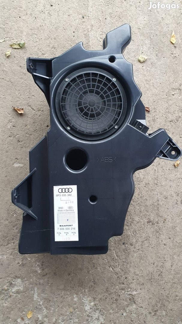 Audi A3 8p gyári mélynyomó eladó kitűnő állapotban 3ajtós 