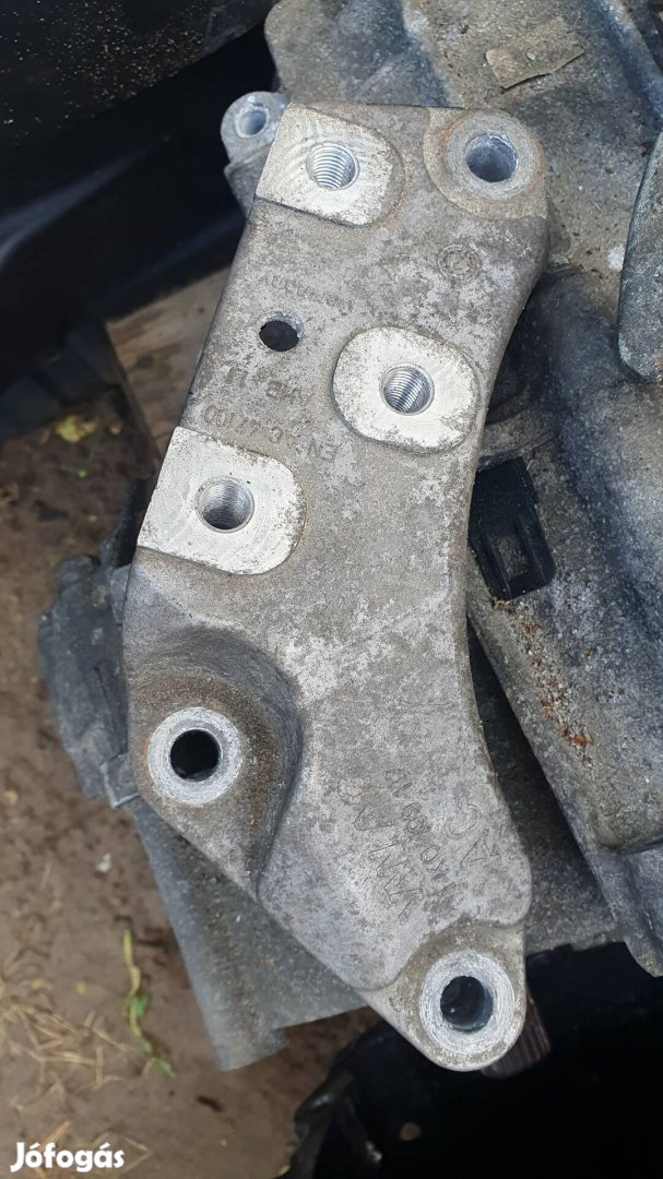 Audi A3 8p gyári motor tartó konzol 