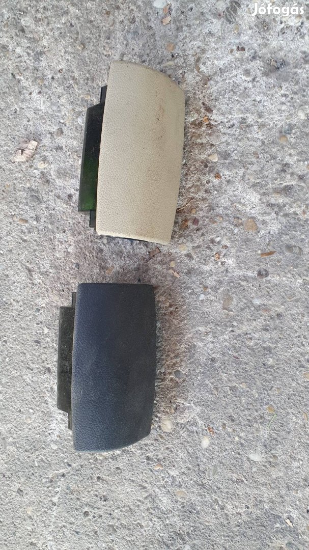 Audi A3 8p hátsó hamutartó eladó 3e.ft darabja 