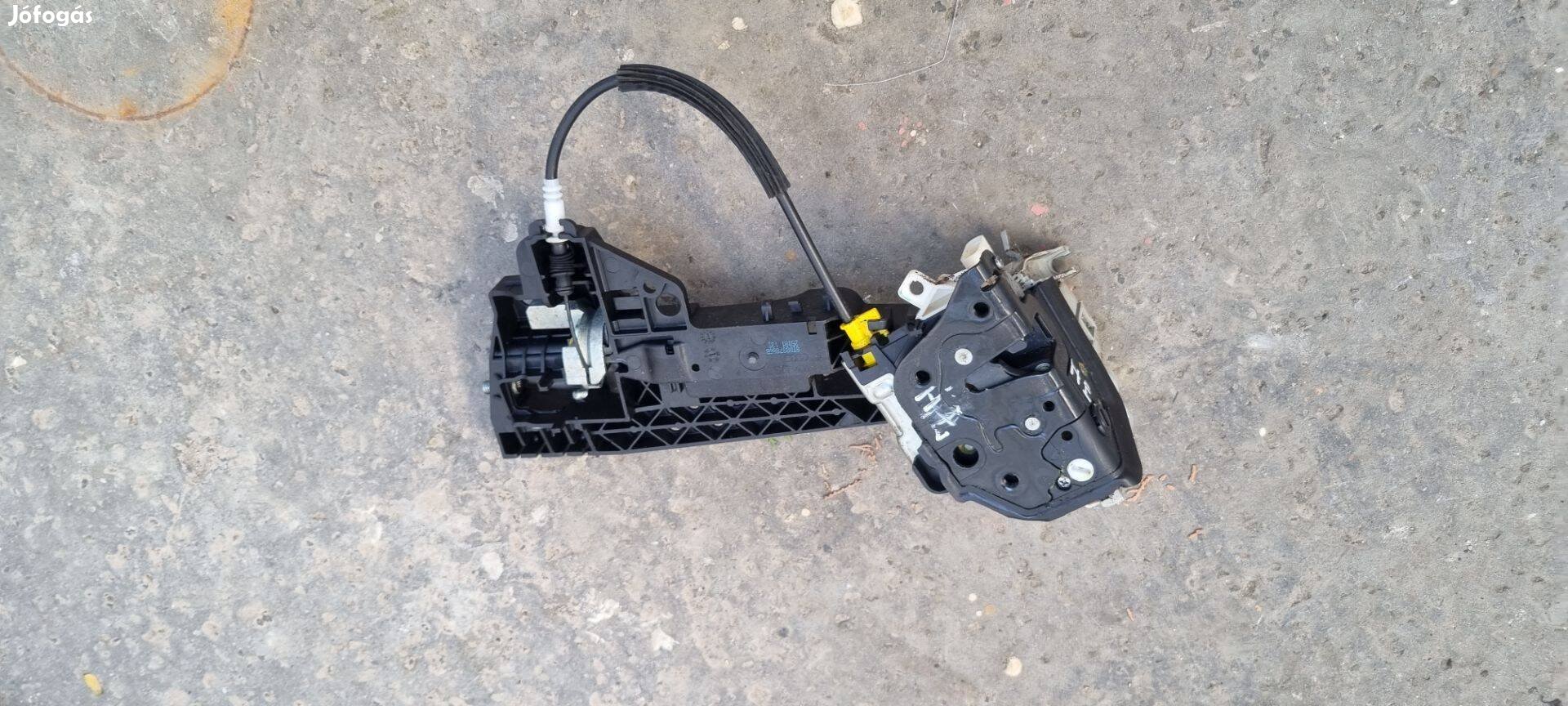 Audi A3 A4 A5 A8 Q3 Q5 Q7 Jobb Hátsó ajtózár 8K0839016C