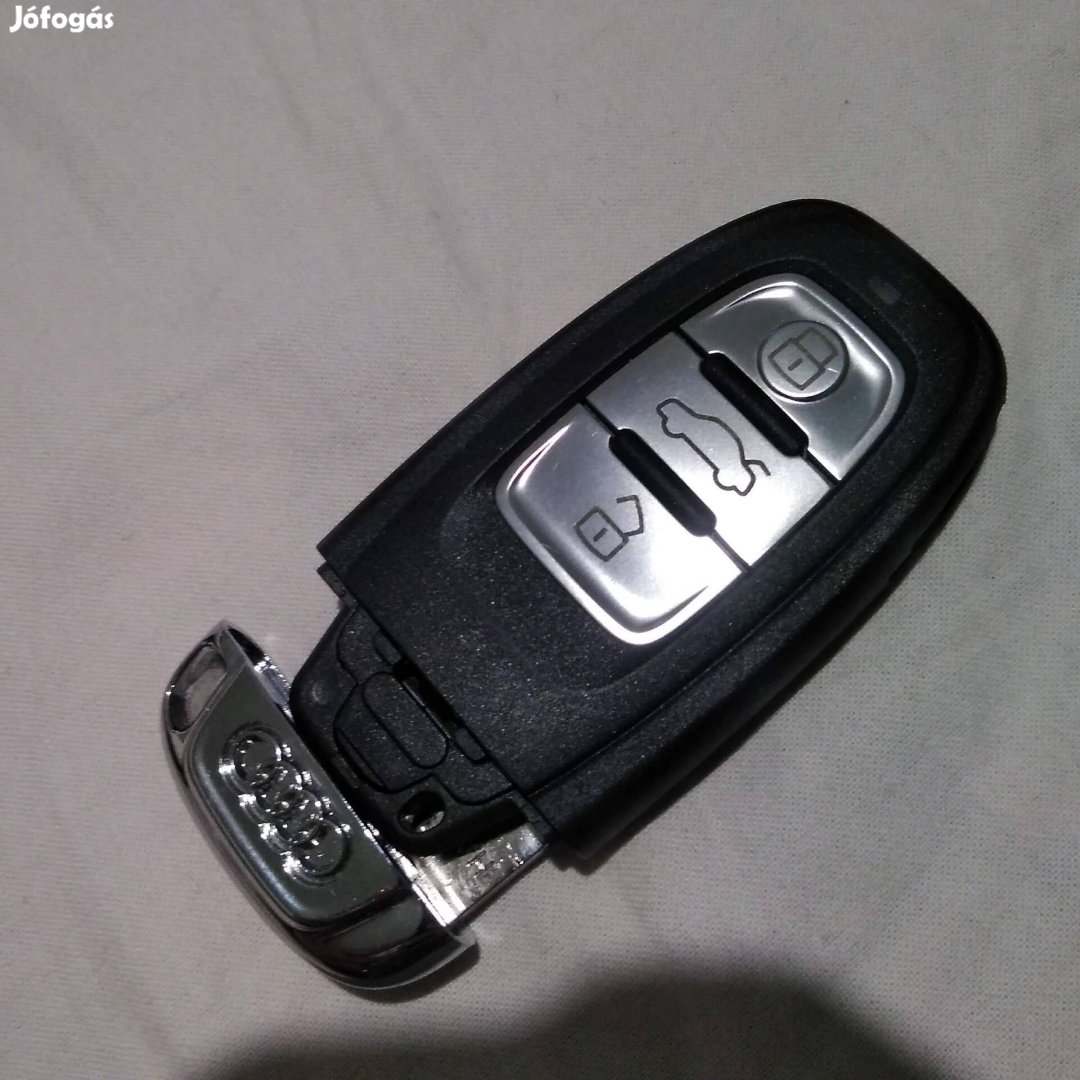 Audi A3 A4 A5 Q5 okoskulcs új.
