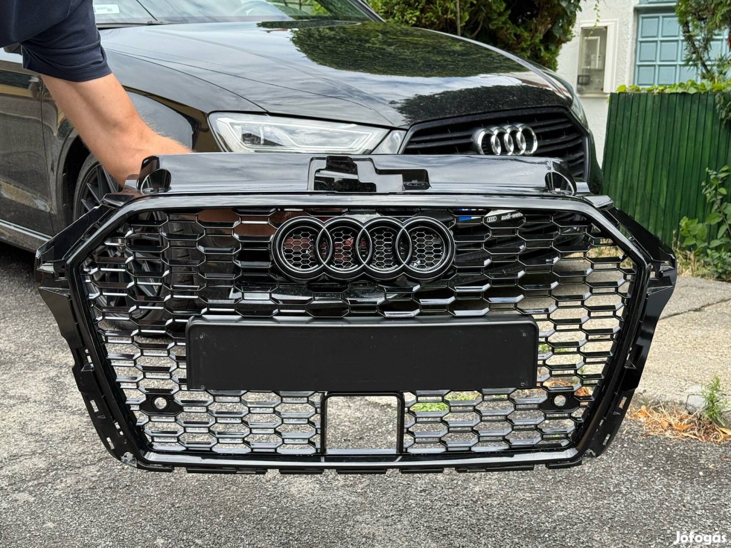 Audi A3 / S3 8V méhsejtes hűtőrács, RS3 stílus