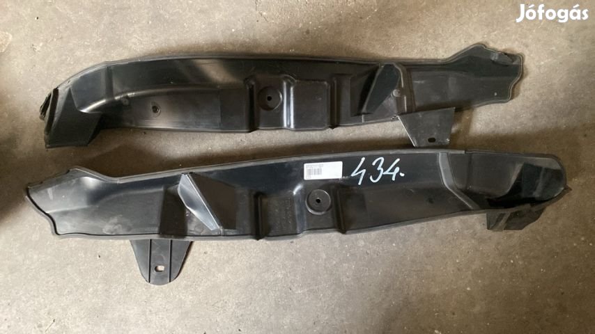 Audi A3 bal első sárvédő belső betét  8P0821111B eladó