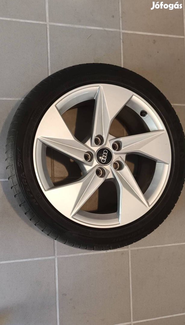 Audi A3 gyári 17 es alufelni,nyárigumi