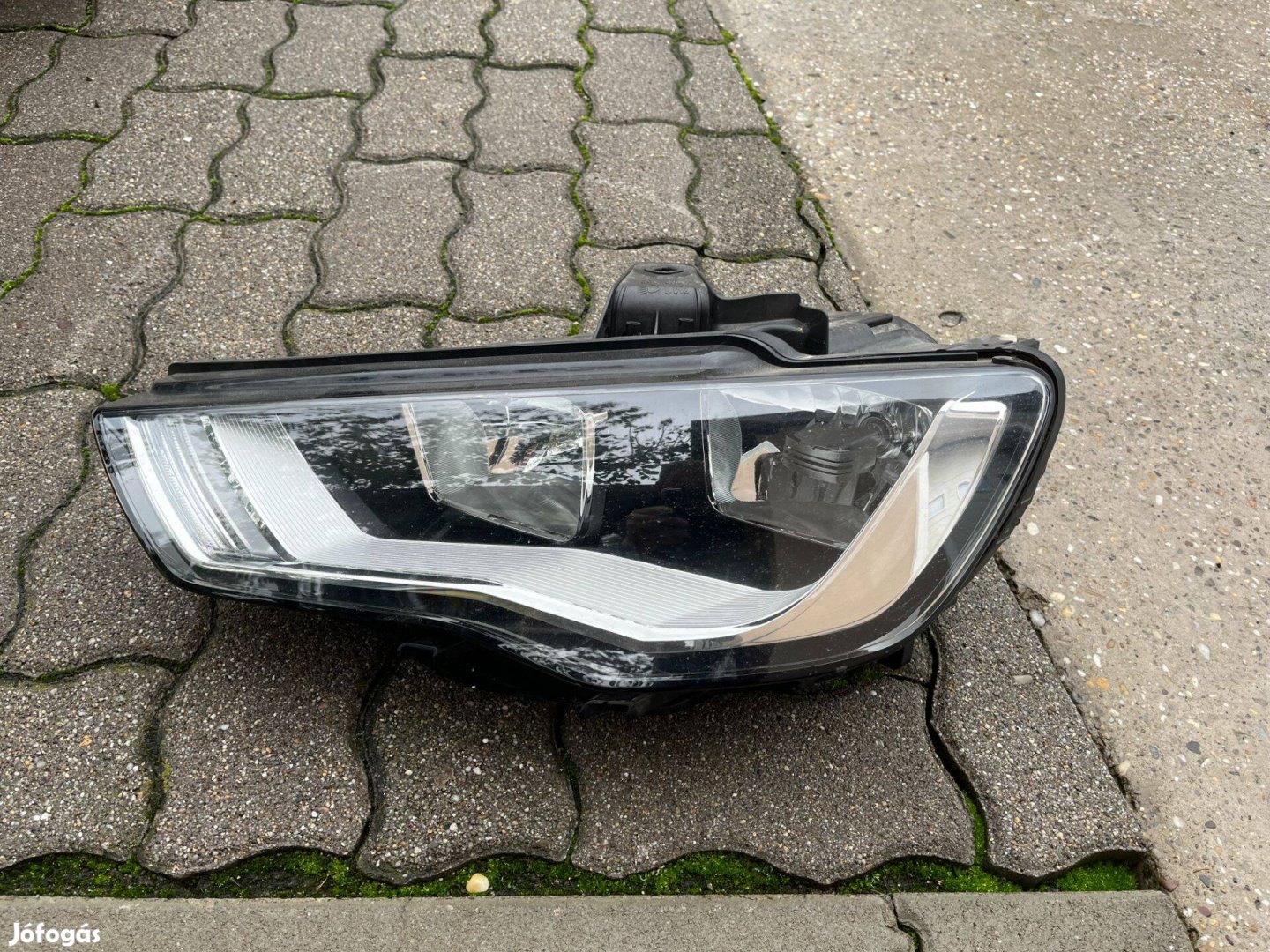 Audi A3 gyári bal első lámpa