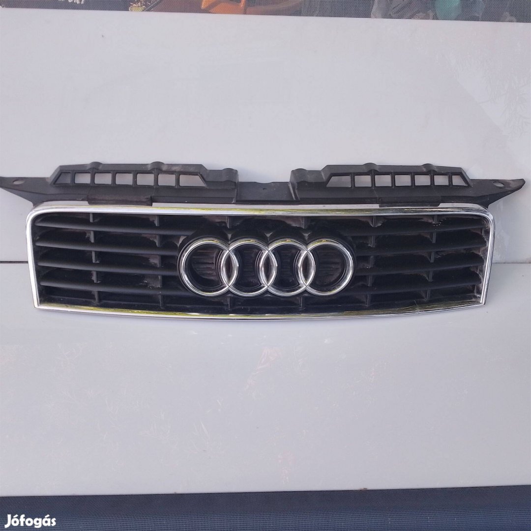 Audi A3 hűtőrács díszrács 8P3853651 8P 8P1 széria facelift előtti