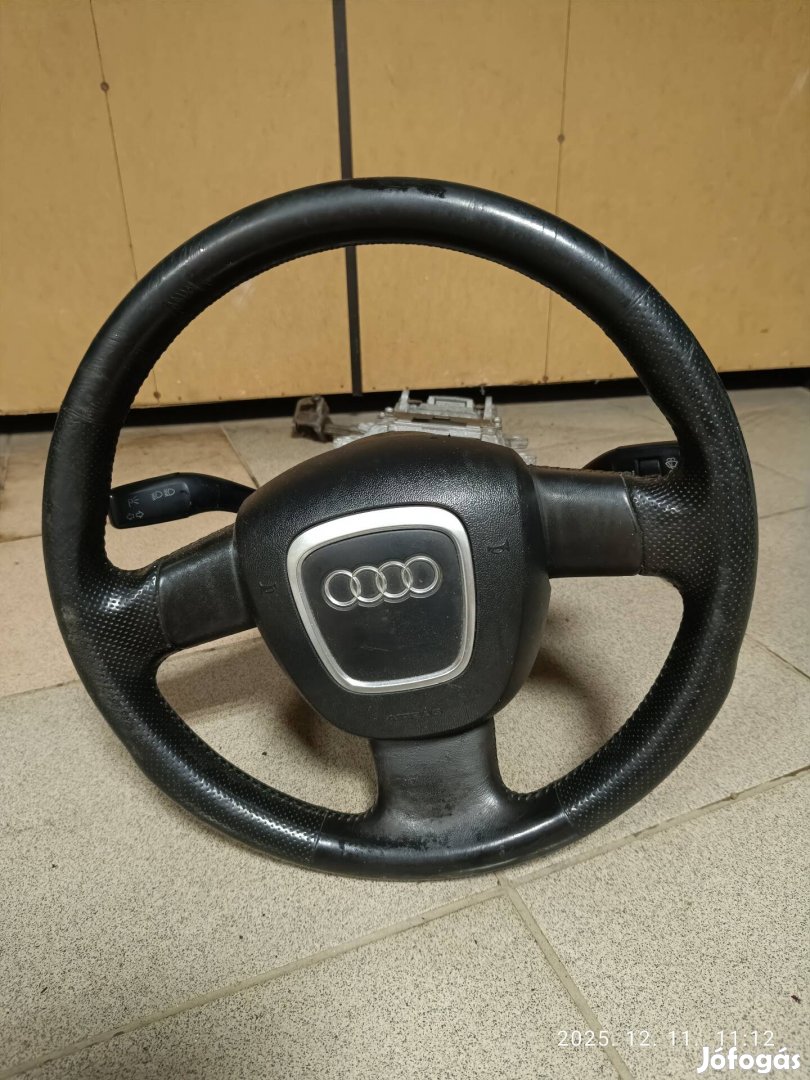 Audi A3 kormány kompletten kulcs nélkül 