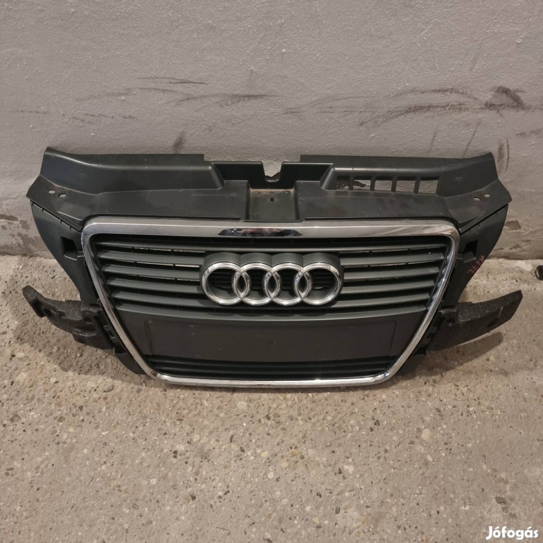 Audi A3 p8 első lökháritó közép disz!!