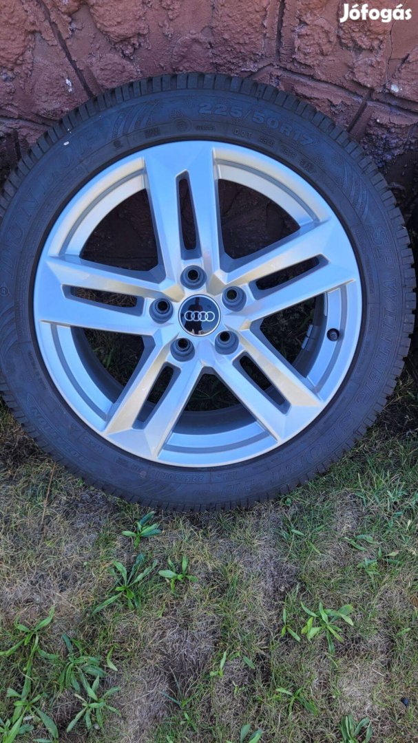 Audi A4 17" gyári alufelnik téligumikkal