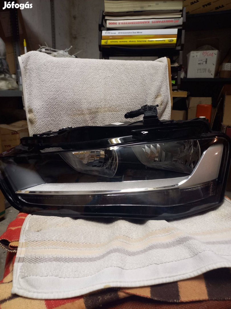 Audi A4 2012.-2015. Fényszóró 2H7 bal nappali fénnyel (motorral)