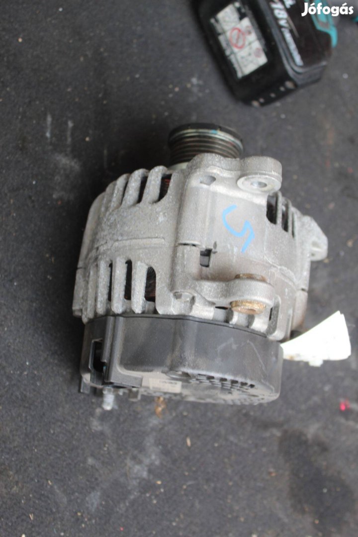 Audi A4 2015- 2.0TDI generátor 04L903024 (5)