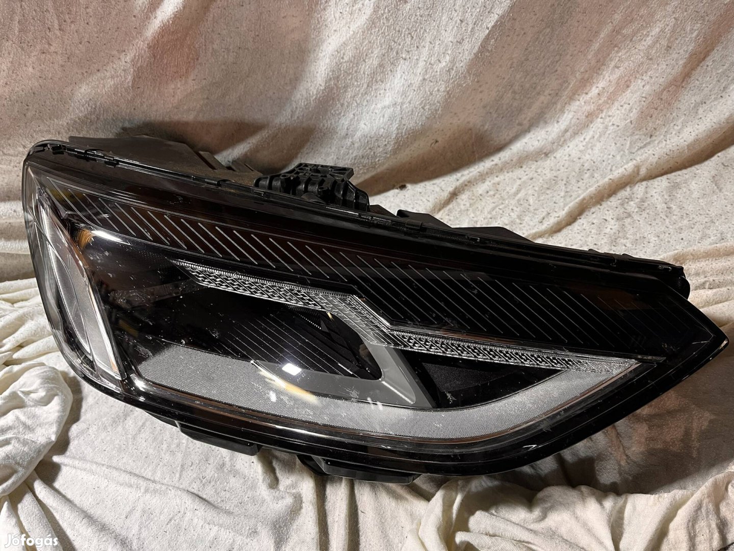 Audi A4 8w facelift jobb első full led fényszóró