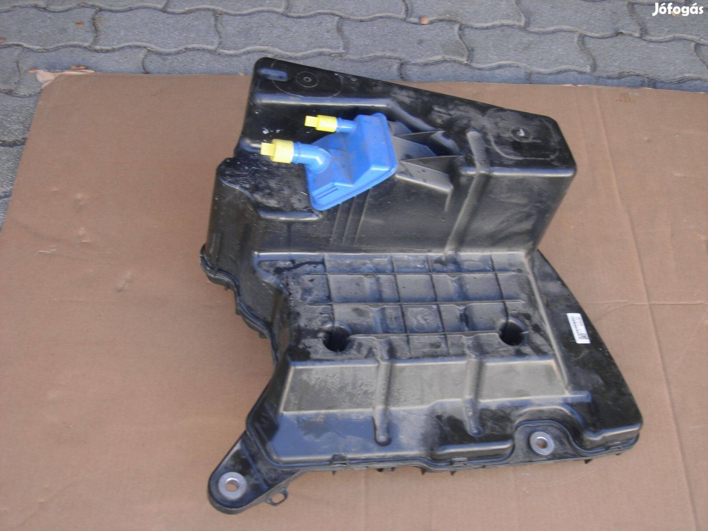 Audi A4 A5 8W Adblue tartály 8W0131878BS 2015-től