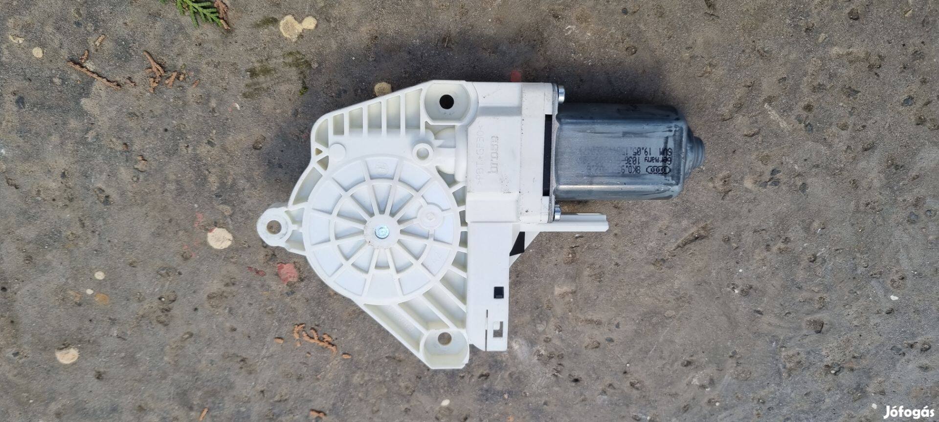 Audi A4 A5 A6 Q5 Jobb első ablakemelő motor 8K0959802B