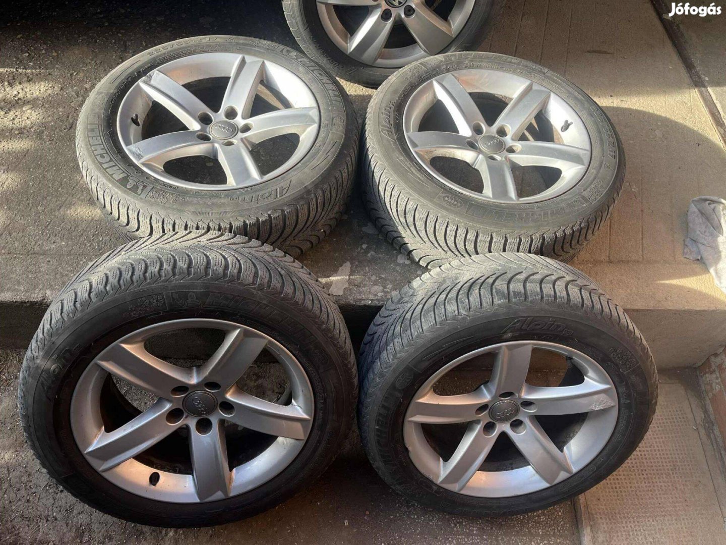 Audi A4 A5 Gyári 17-es felni garnitúra 8T0071497