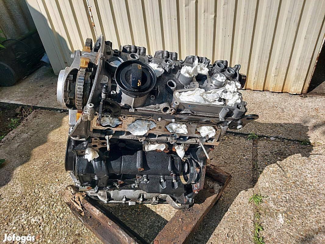 Audi A4 A6 2.0 tfsi motor hengerfej 06H103373K sérült blokk