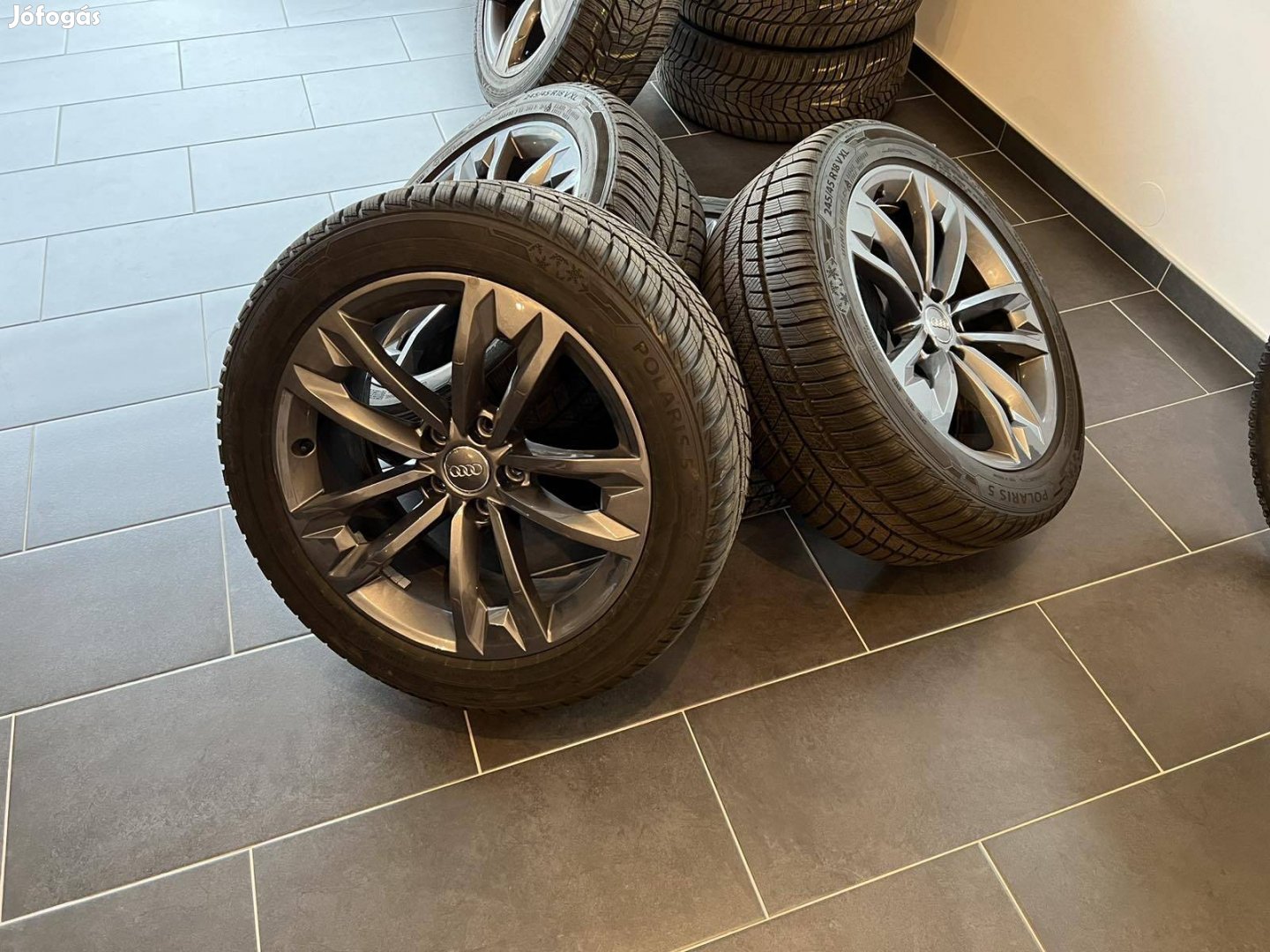 Audi A4 Allroad gyári 18-as alufelni téli gumikkal 245/45R18