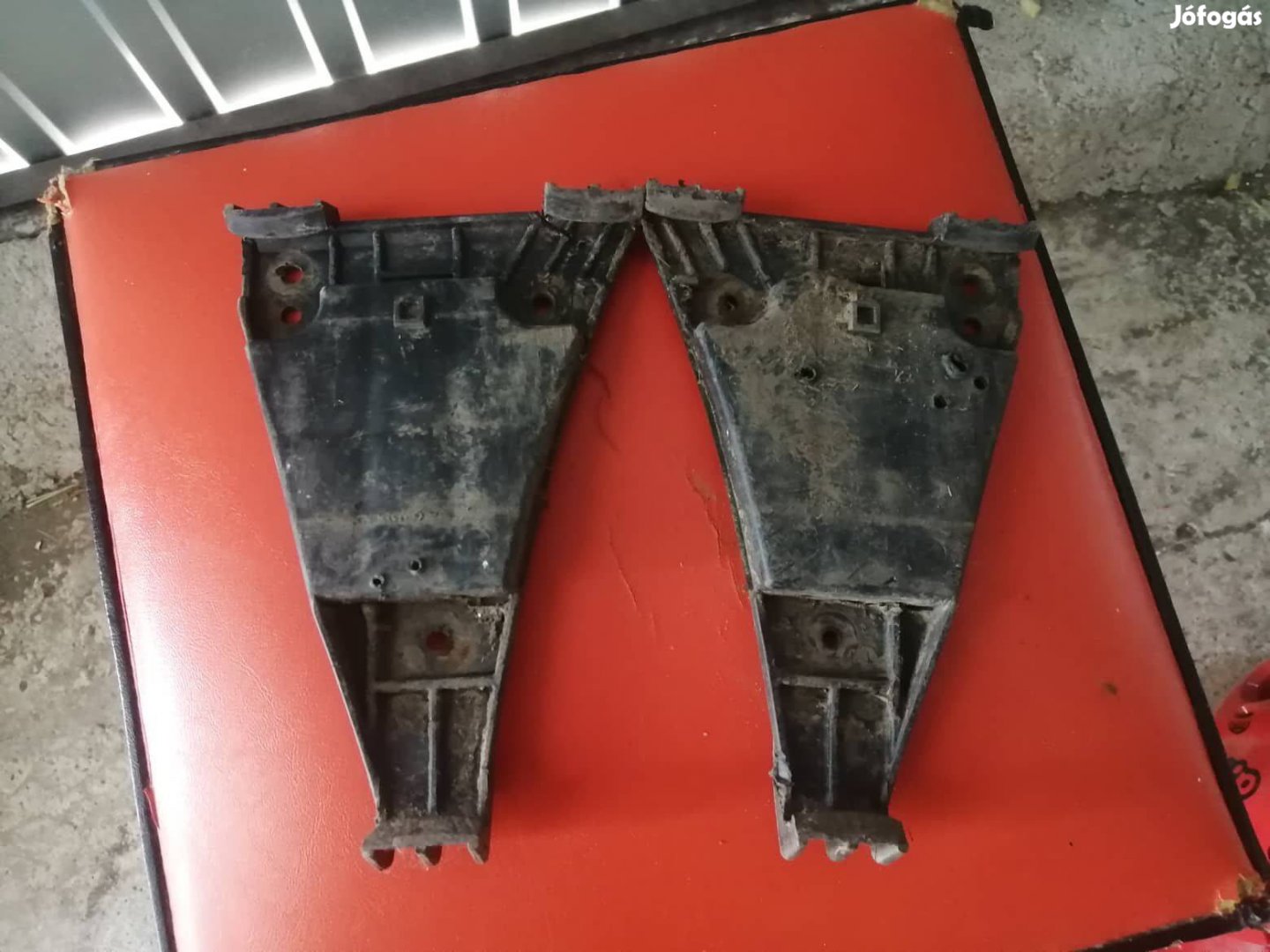Audi A4 B5 Első Lökhárító Felfogatás Párban (Postázom is)