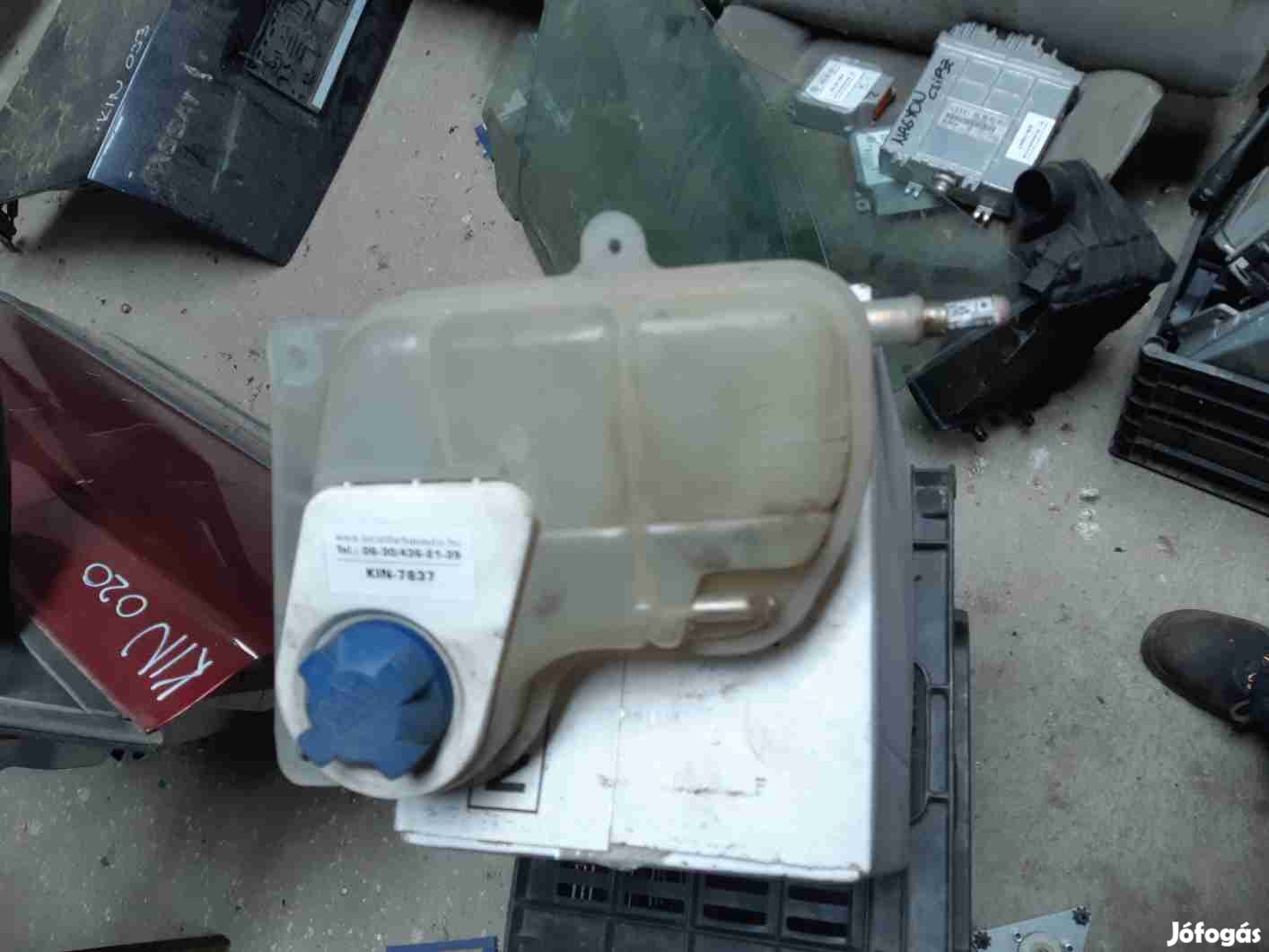 Audi A4 B5 Kiegyenlítő Tartály