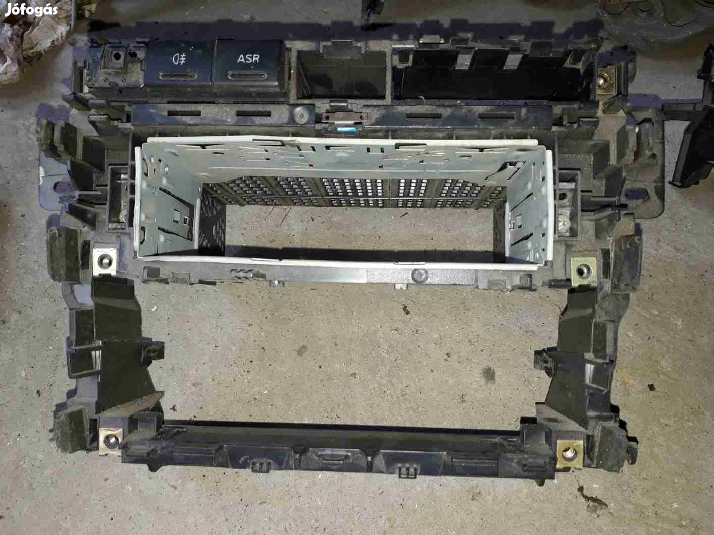 Audi A4 B5 Középkonzol Keret