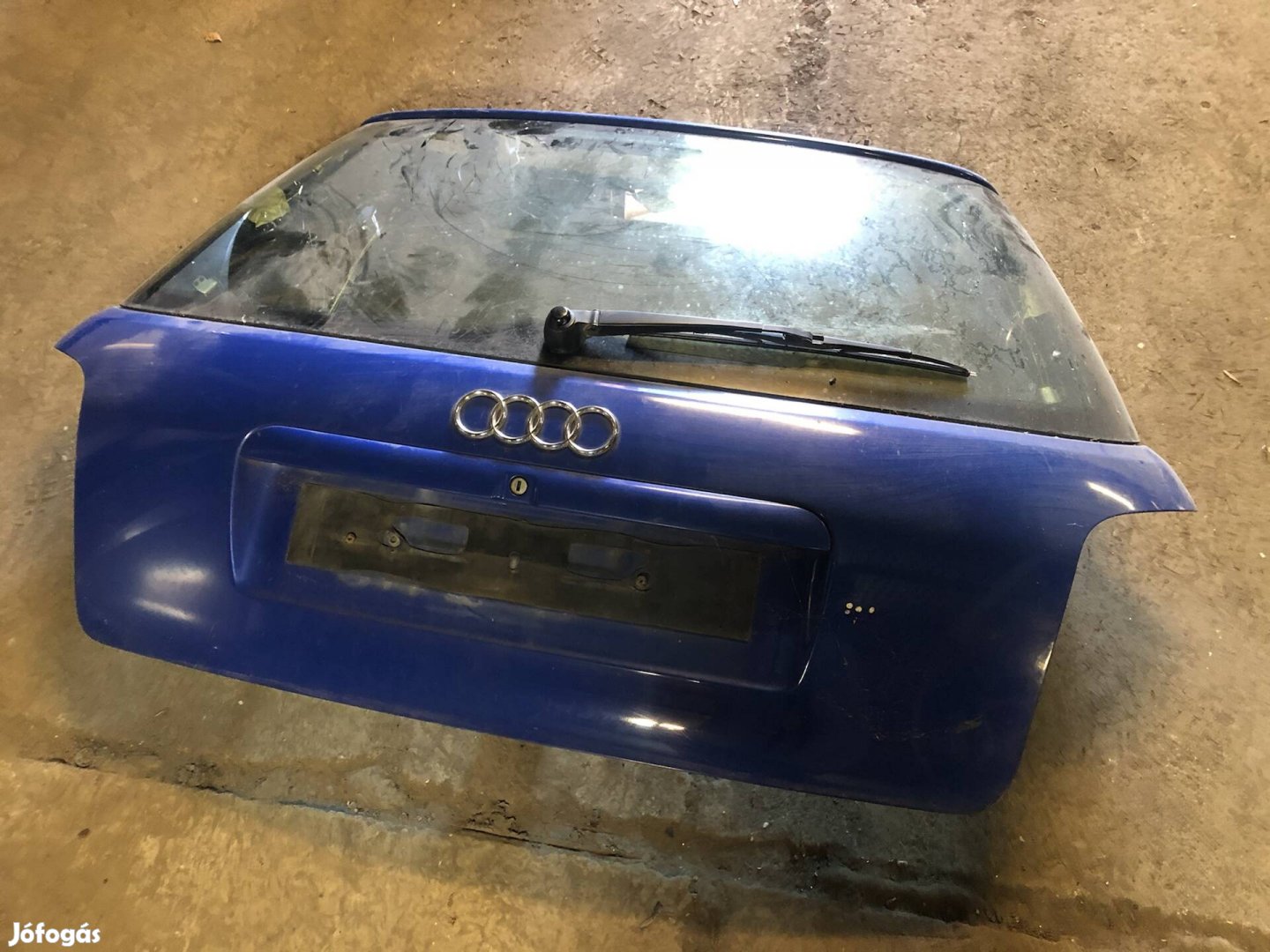 Audi A4 B5 csomagtér ajtó kék 