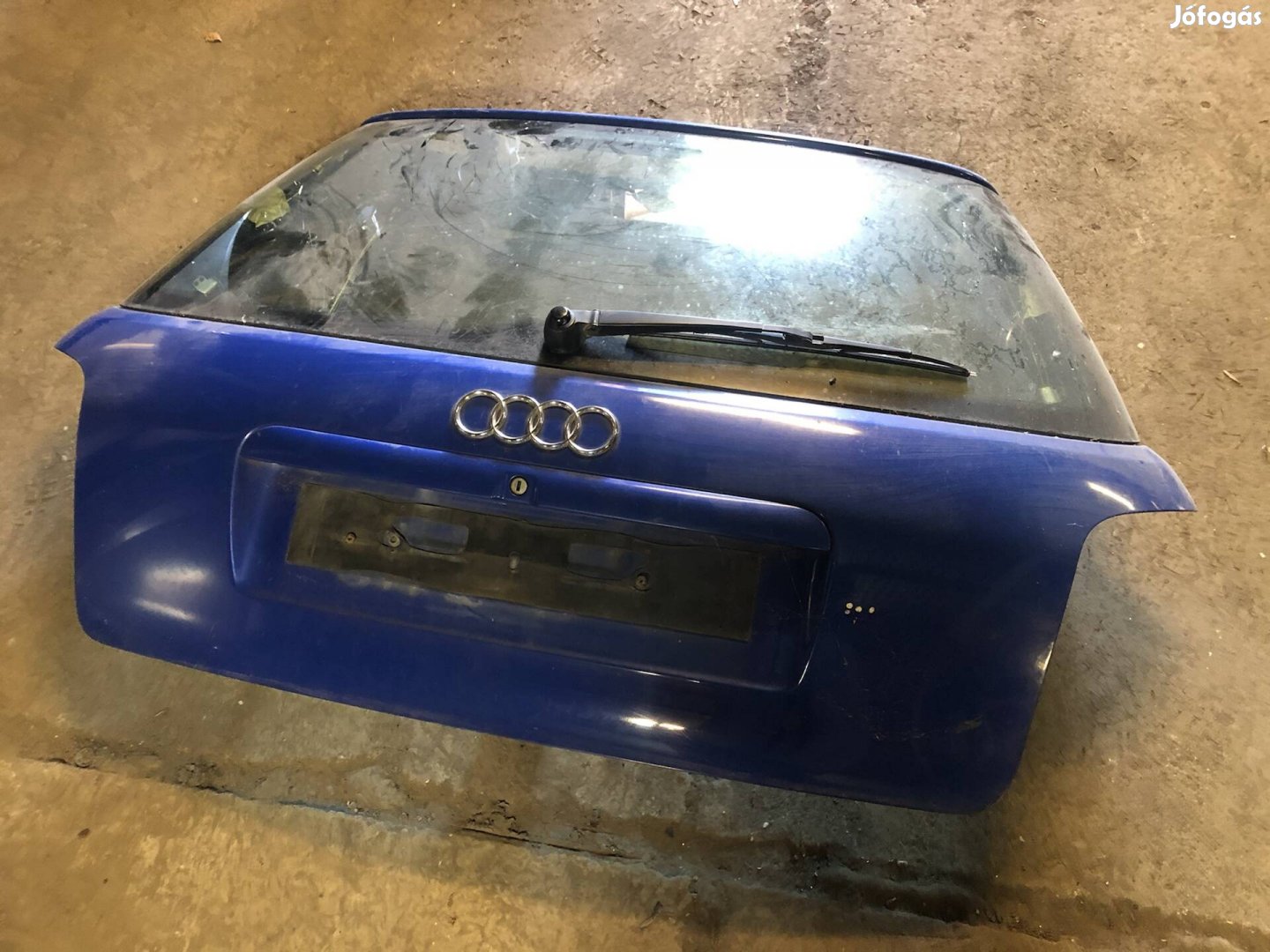 Audi A4 B5 csomagtér ajtó kék 