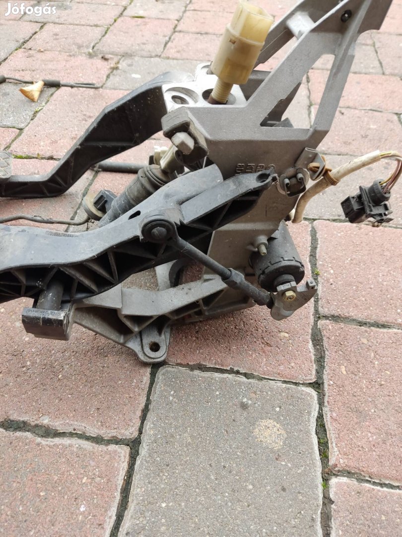 Audi A4 B5 elektromos gázpedál 