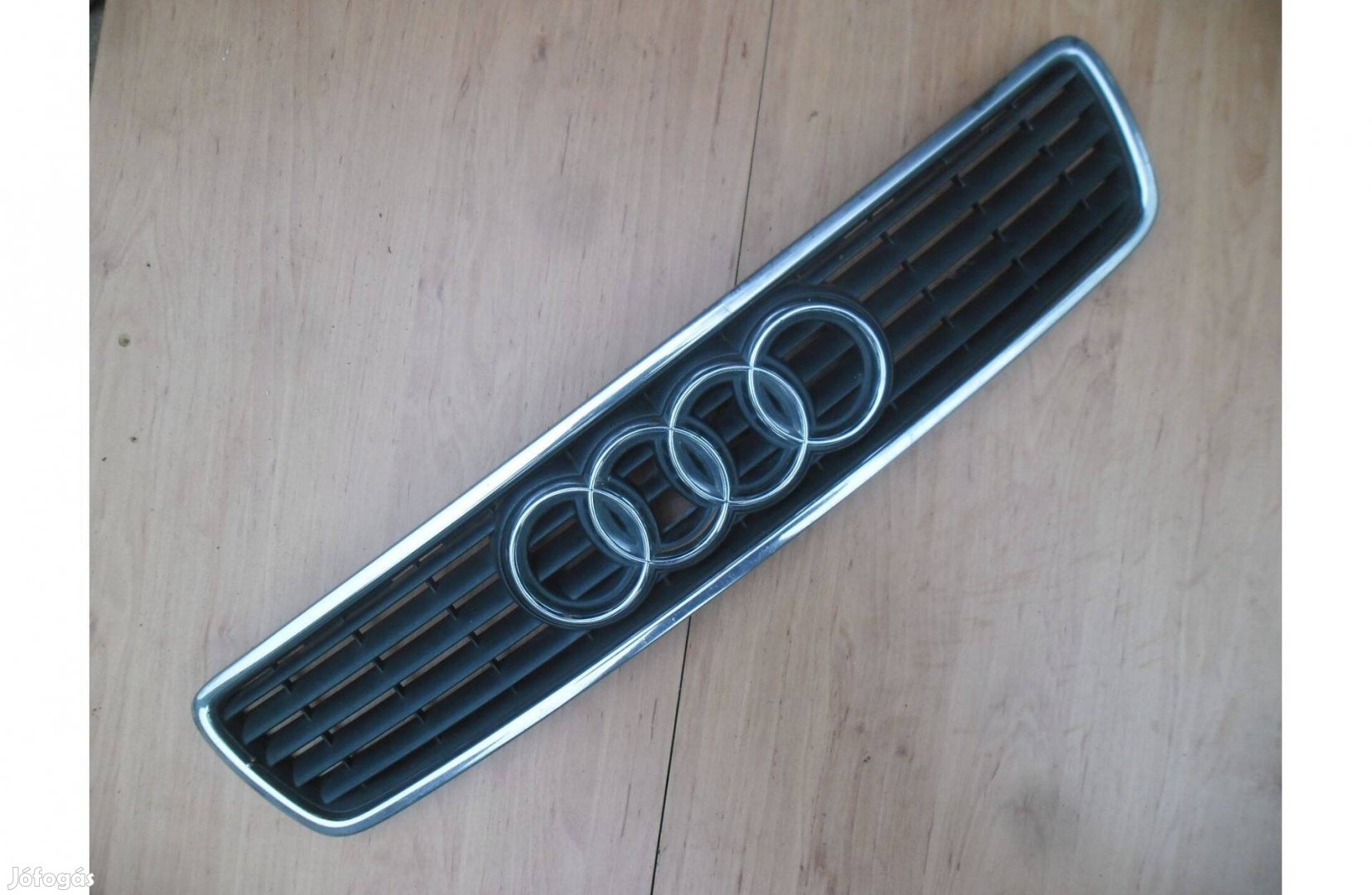 Audi A4 B5 hűtőrács díszrács