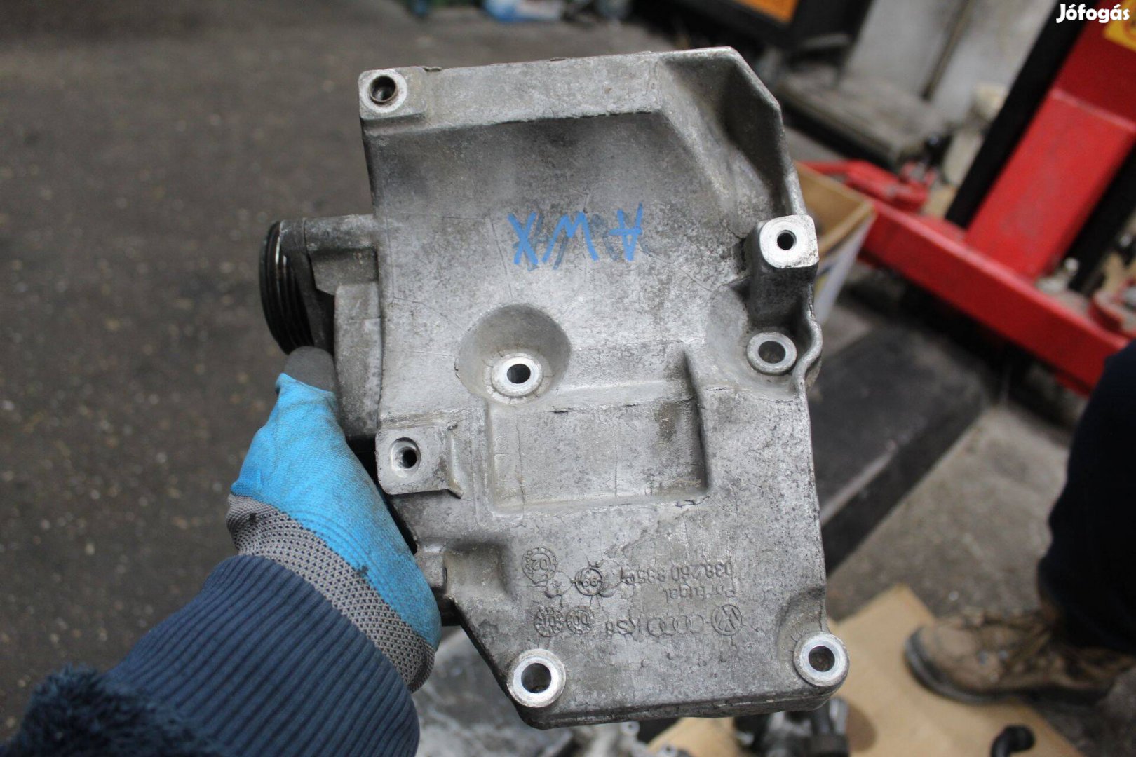 Audi A4 B6 2003 klímakompresszor tartó bak 1.9D 038260885
