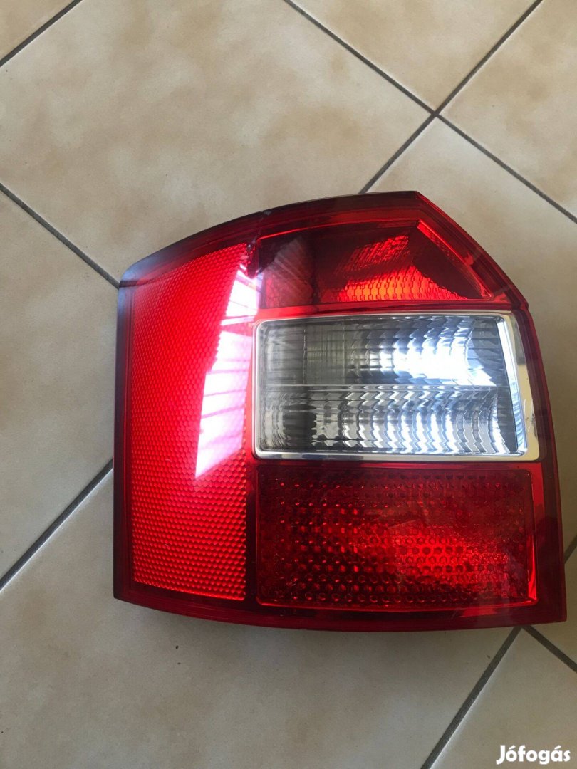 Audi A4 B6 Avant bal hátsó lámpa Gyári!!!