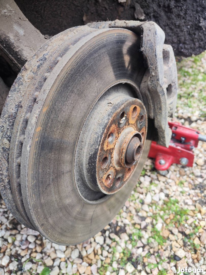 Audi A4 B6 B7 320mm.magy fék szett nyergekkel tárcsák betétek egyben 