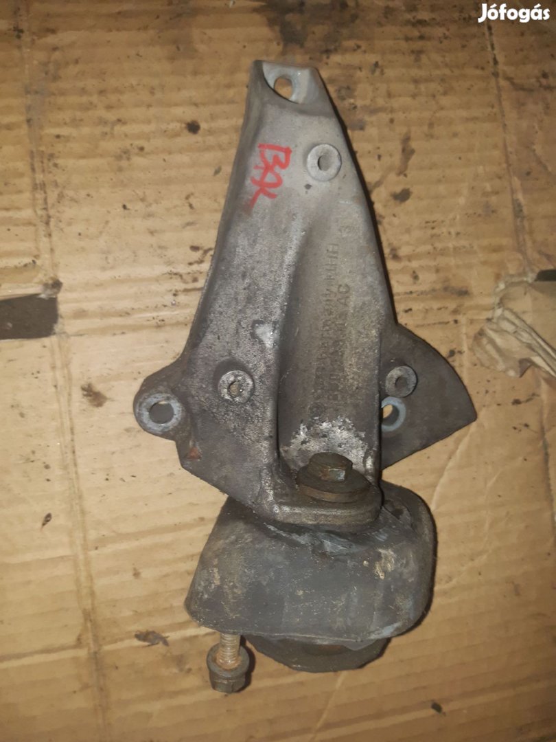 Audi A4 B6 Bal Váltótartó Bak