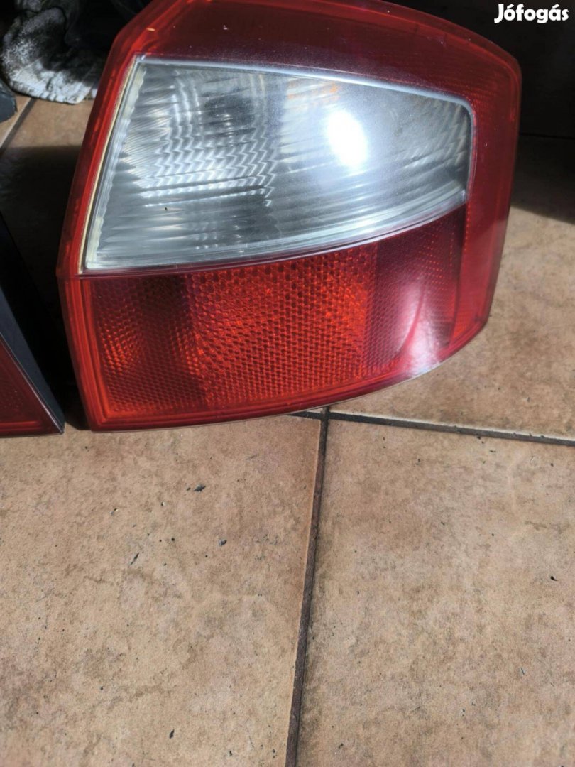 Audi A4 B6 Hátsó lámpa A4 B6 lámpa