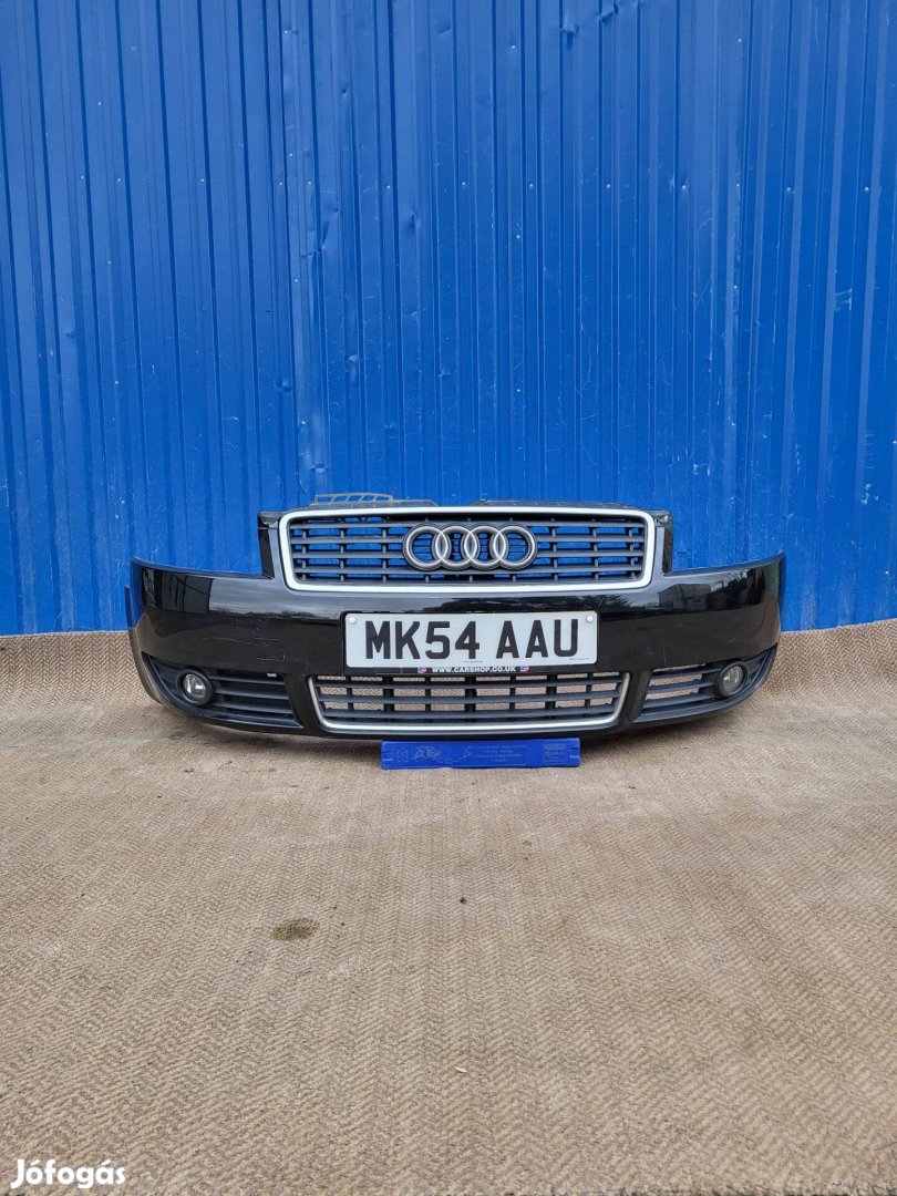 Audi A4 B6 gyári 8H0807437 első lökhárító fekete sérülésmentes