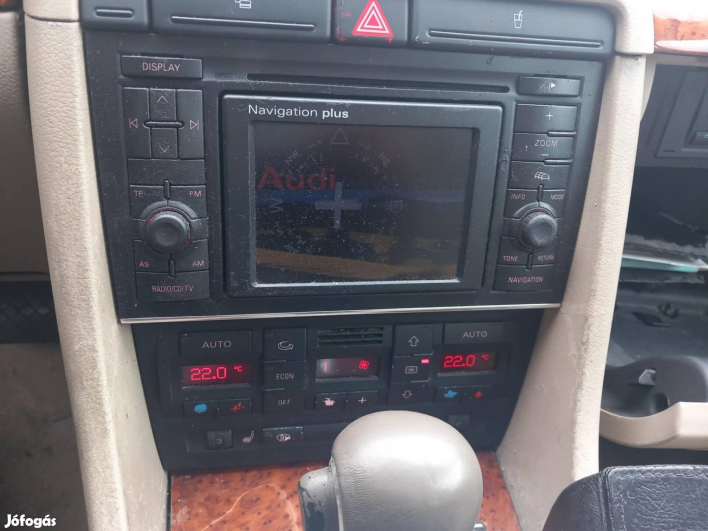 Audi A4 B6 gyári navigáció kódjával együtt 
