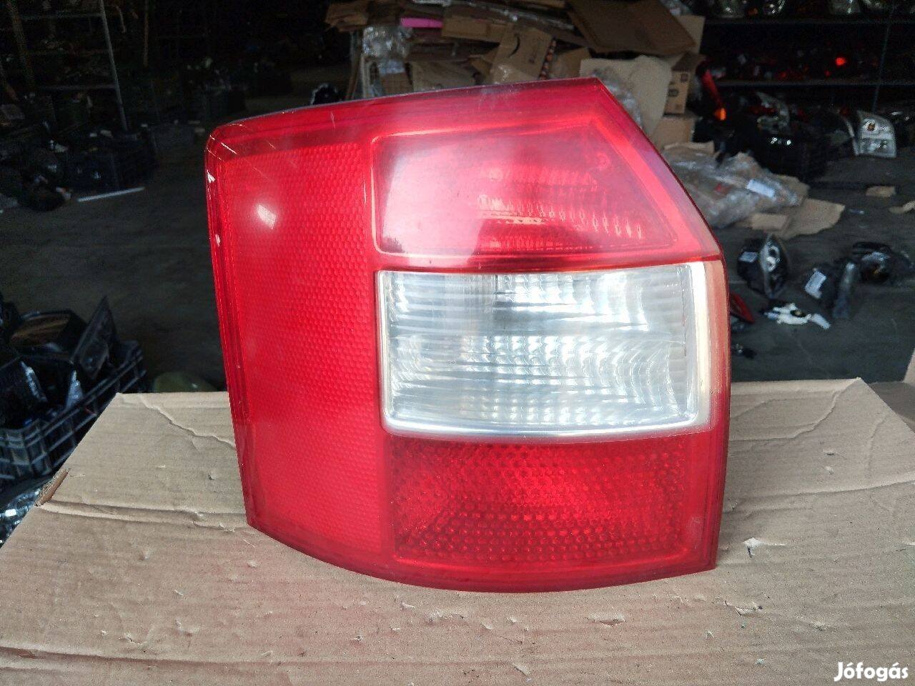 Audi A4 B6 kombi bal hátsó lámpa