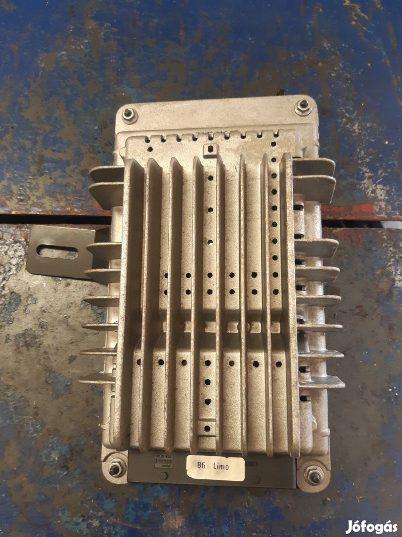 Audi A4 B7 Audio Erősítő