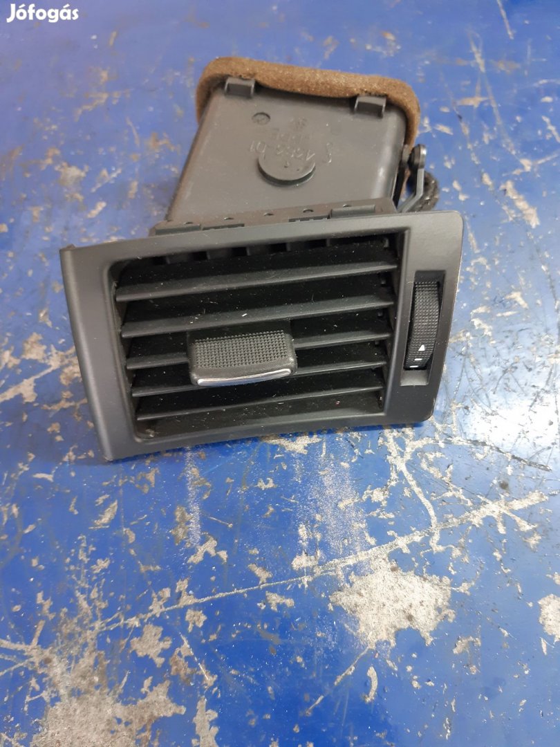 Audi A4 B7 Bal Első Szellőző