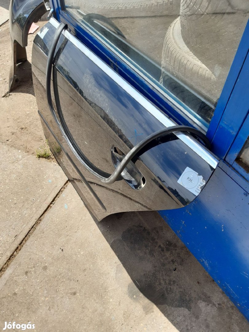 Audi A4 B7 Bal Hátsó Ajtó