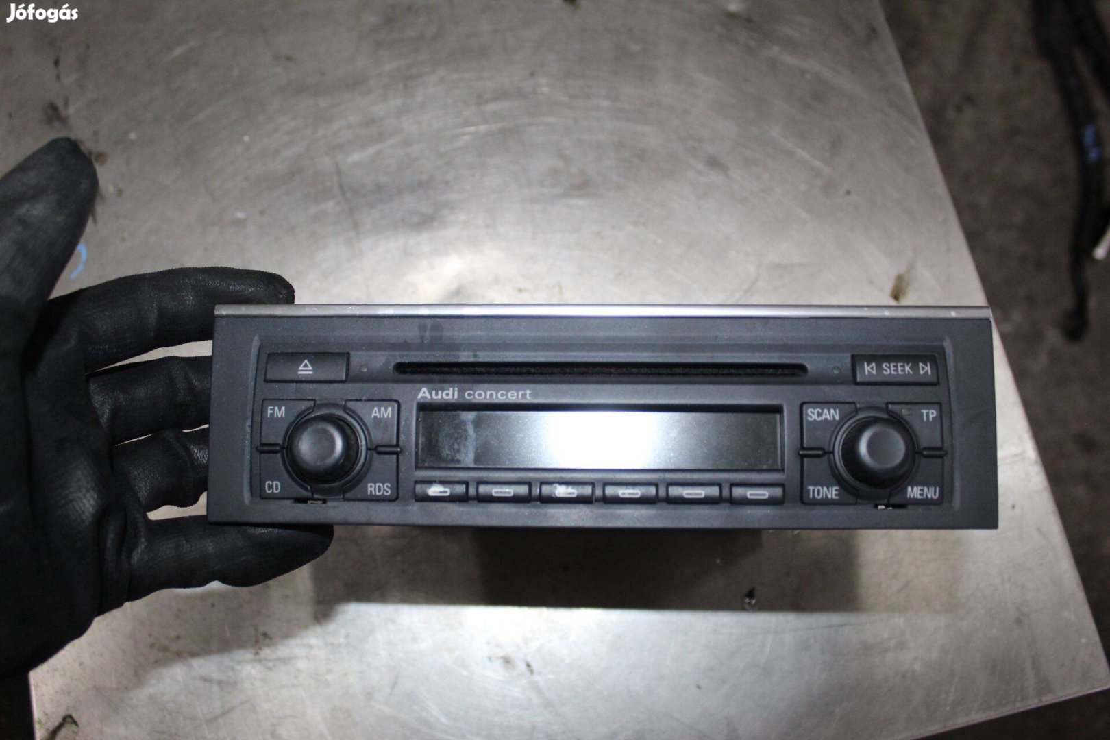 Audi A4 B7 CD rádió 8E0035186D