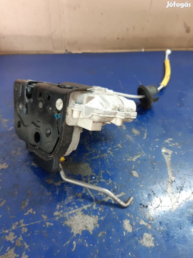 Audi A4 B7 Jobb Hátsó Ajtó Zárszerkezet Központizár Motor